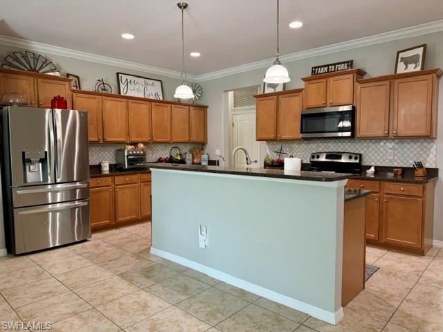 HAMPTON LAKES - Residential
