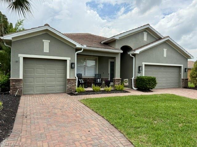 HAMPTON LAKES - Residential