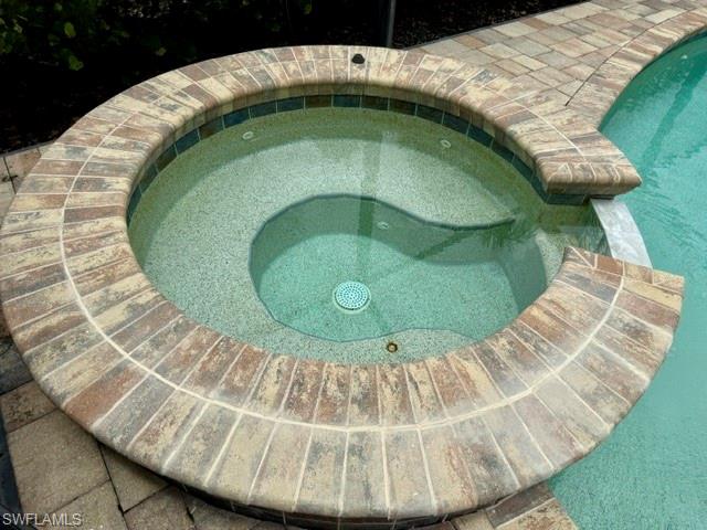 HAMPTON LAKES - Residential
