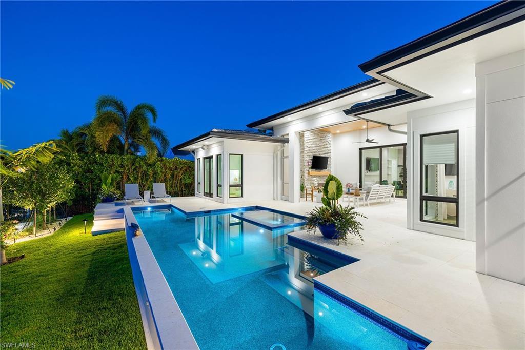 ROYAL HARBOR - Residential