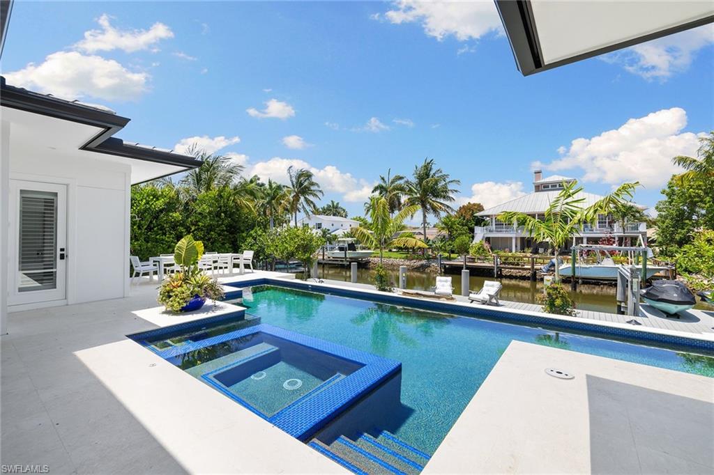 ROYAL HARBOR - Residential