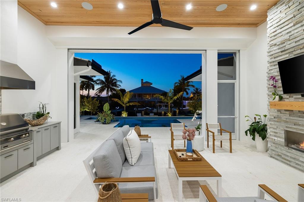 ROYAL HARBOR - Residential