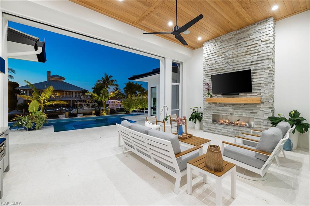 ROYAL HARBOR - Residential