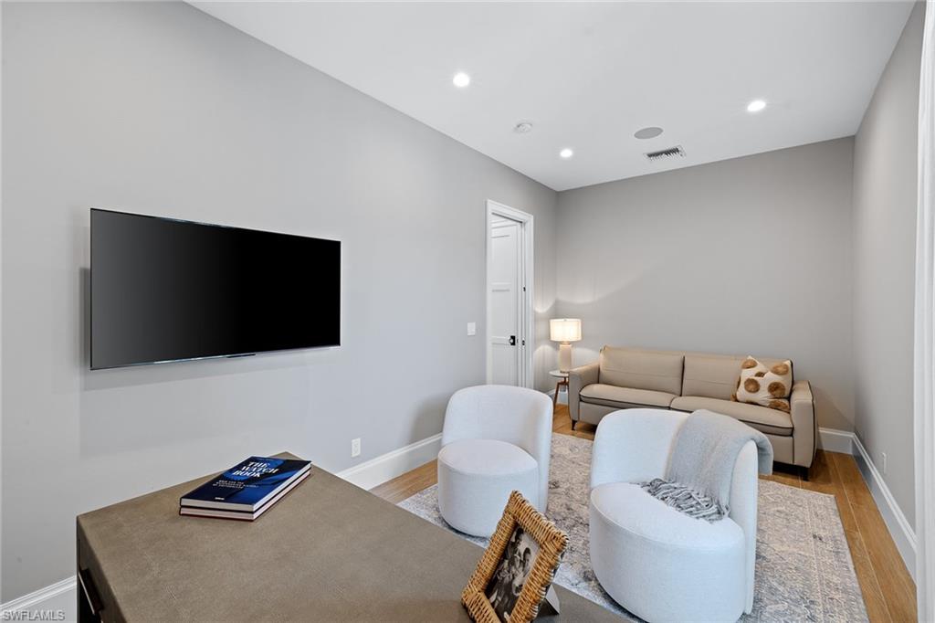 ROYAL HARBOR - Residential
