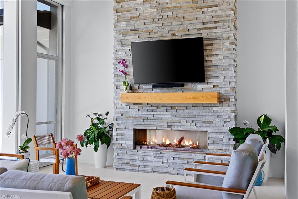 ROYAL HARBOR - Residential