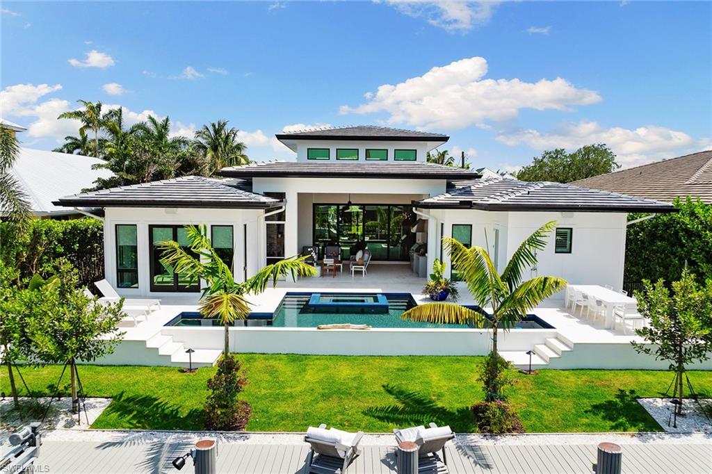 ROYAL HARBOR - Residential