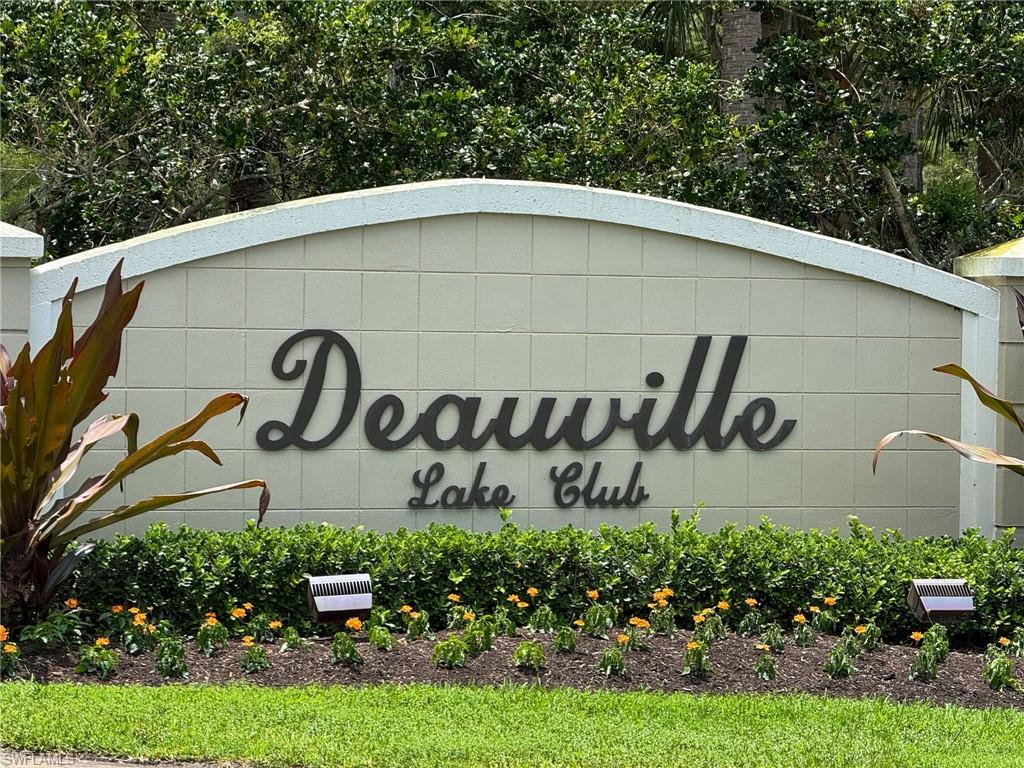 DEAUVILLE LAKE CLUB - Residential