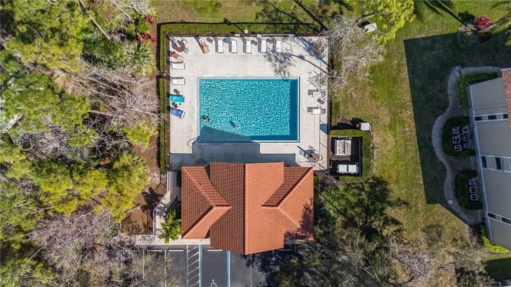 DEAUVILLE LAKE CLUB - Residential