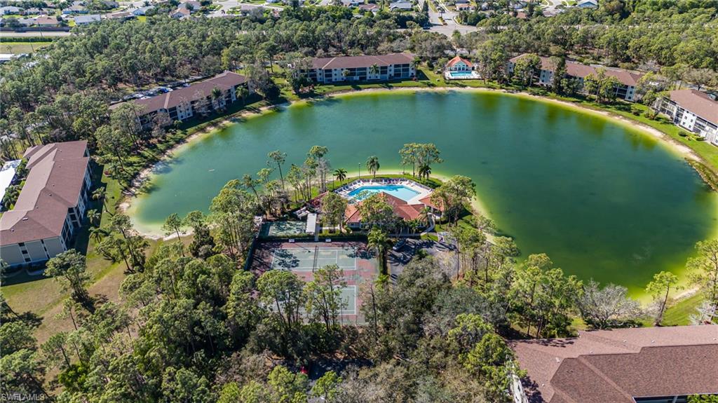 DEAUVILLE LAKE CLUB - Residential