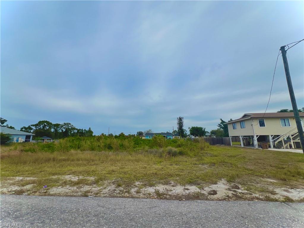 LEHIGH ACRES - Land