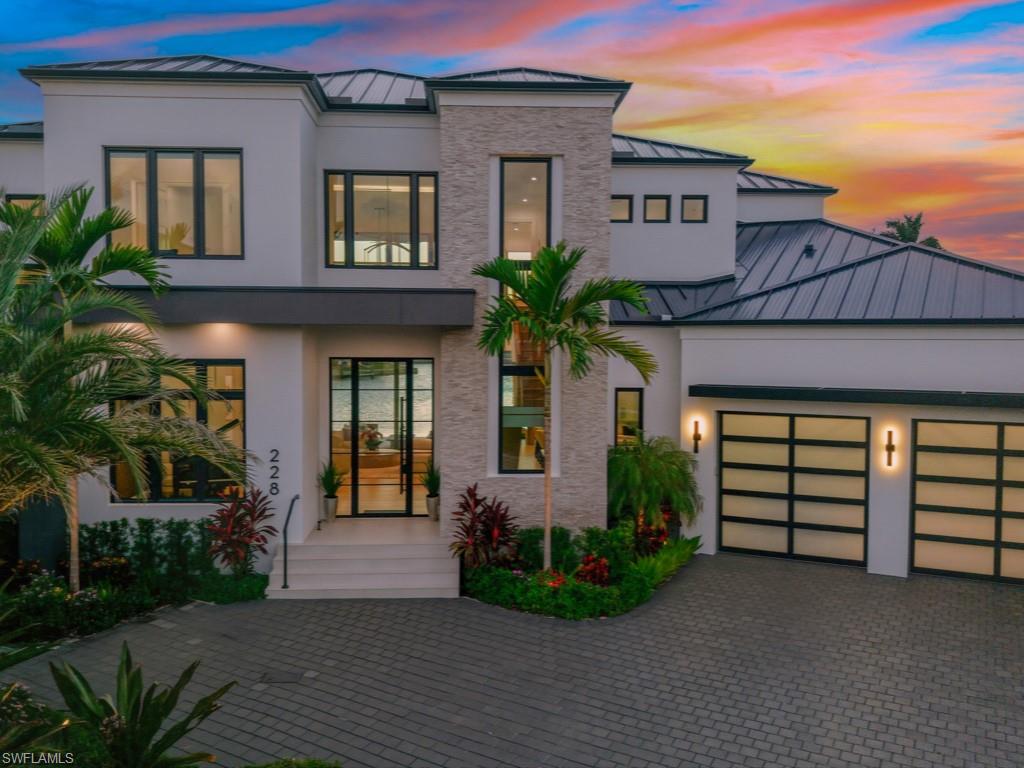 MARCO BEACH - Residential