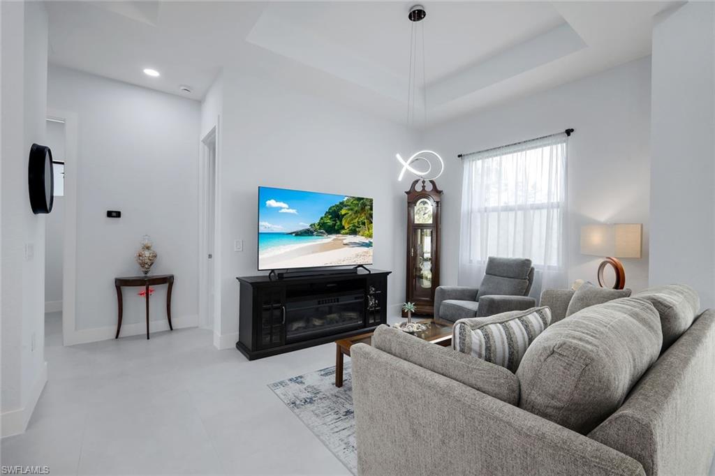 GOLDEN GATE ESTATES - Residential