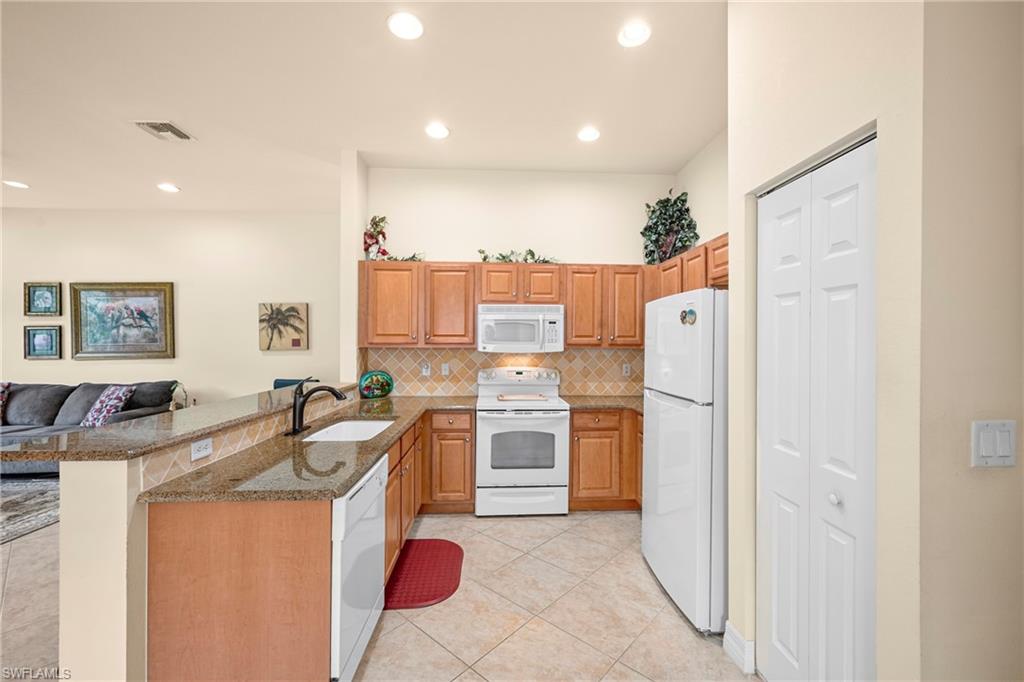 BOTANICA LAKES - Residential