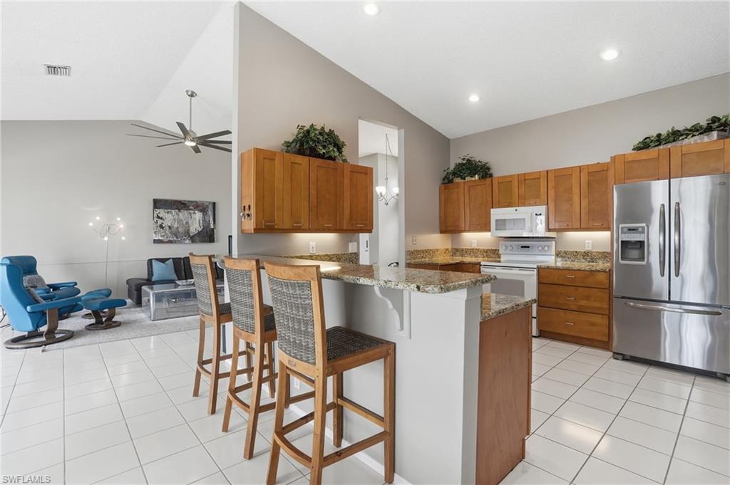 EMERALD LAKES - Residential