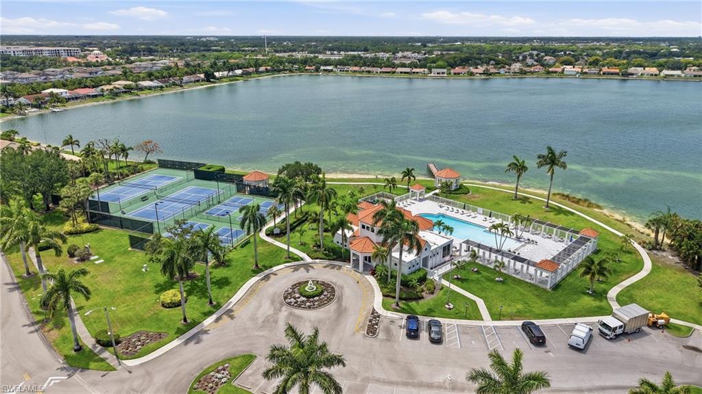 EMERALD LAKES - Residential