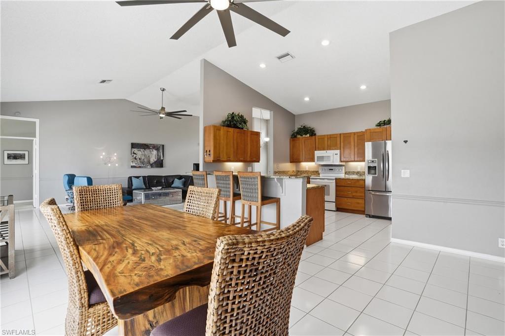 EMERALD LAKES - Residential