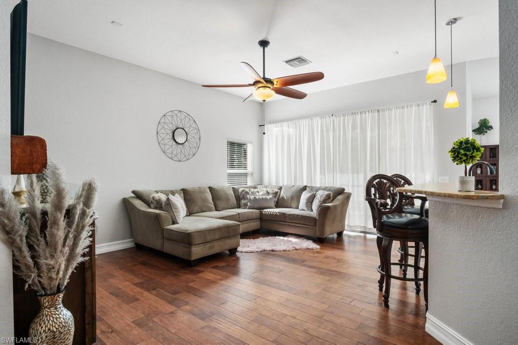 VALENCIA LAKES - Residential