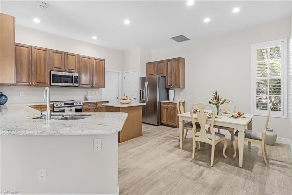 MAPLE BROOKE - Residential