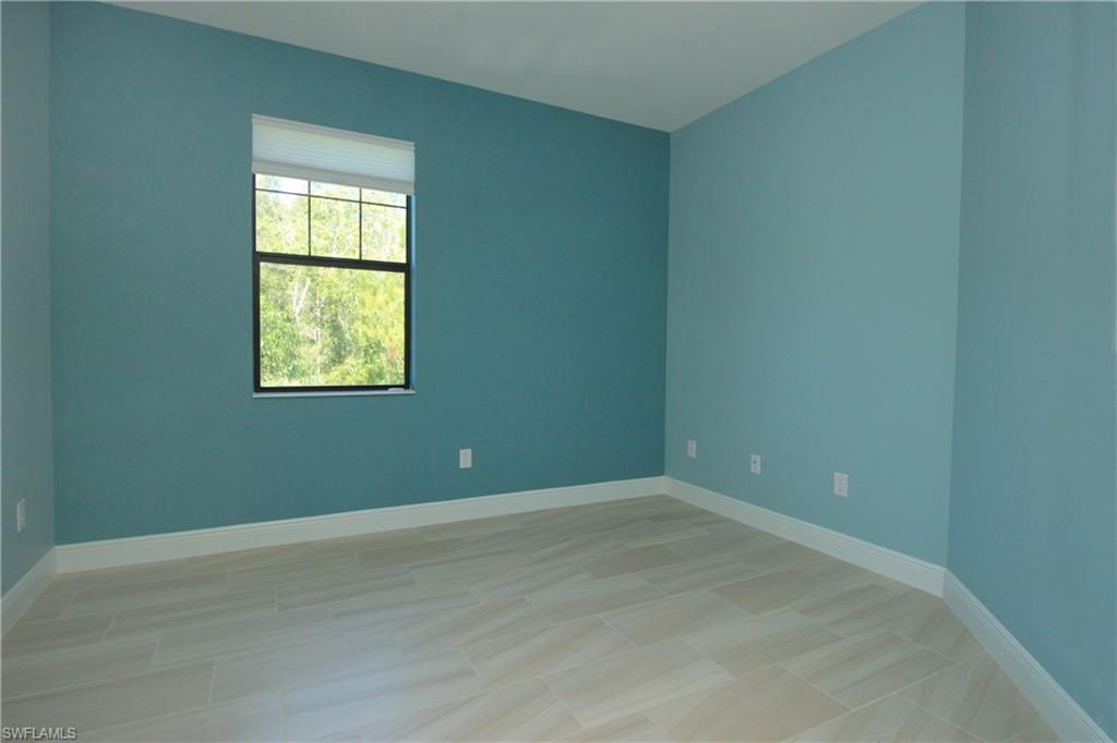 COACH HOMES AT LIVINGSTON LAKES - Residential