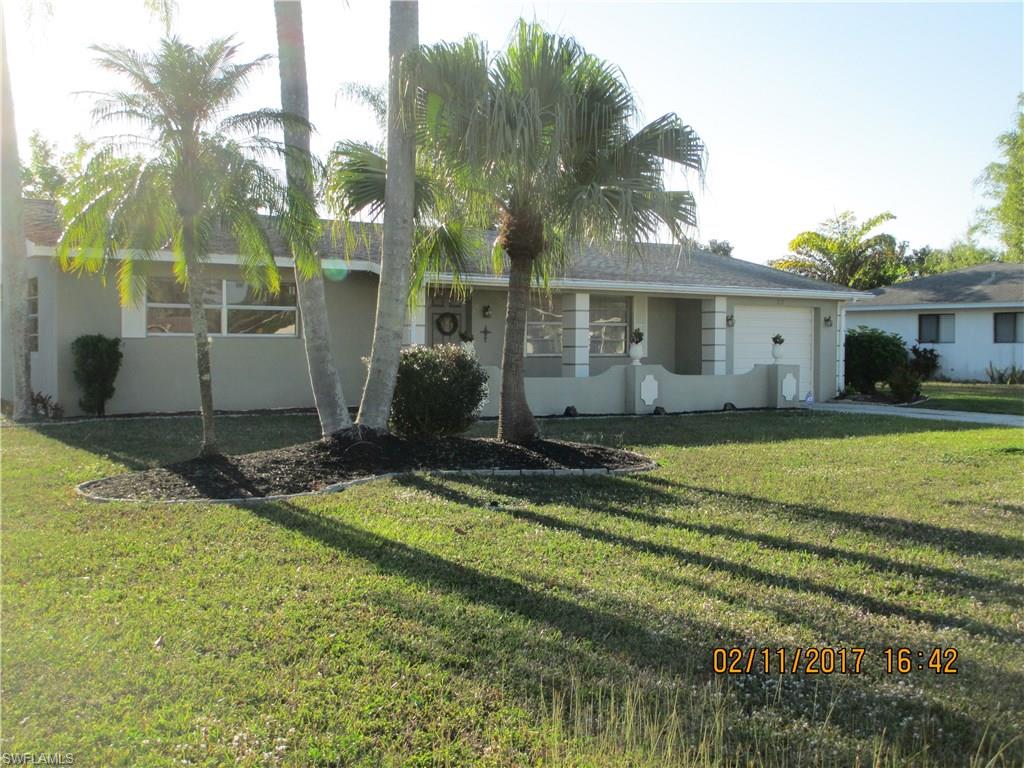 PARADISE FOUND !!!!!! ENJOY THE RELAXED FLORIDA LIFESTYLE !!!!!! MOVE IN READY HOME IN THE WILLOW LAKE AREA OF LEHIGH ACRES. 2 BEDROOMS PLUS 2 BATHROOMS, SPACIOUS LIVING AND DINING AREA OPENING ONTO THE SPACIOUS SCREENED IN LANAI PERFECT FOR RELAXED FLORIDA LIVING. PERFECT FOR ENTERTAINING AND FOR BACKYARD BARBEQUE'S !!!!!! JUST MINUTES TO SHOPPING, RESTAURANTS, ENTERTAINMENT AND MORE, AND TO SW FLORIDA INTERNATIONAL AIRPORT, AND JUST A SHORT DRIVE TO FT. MYERS AND THE WORLD FAMOUS BEACHES OF SANIBEL, FT. MYERS BEACH, AND MORE !!!!! DON'T MISS THIS GREAT VALUE AND MUST SEE !!!!!!