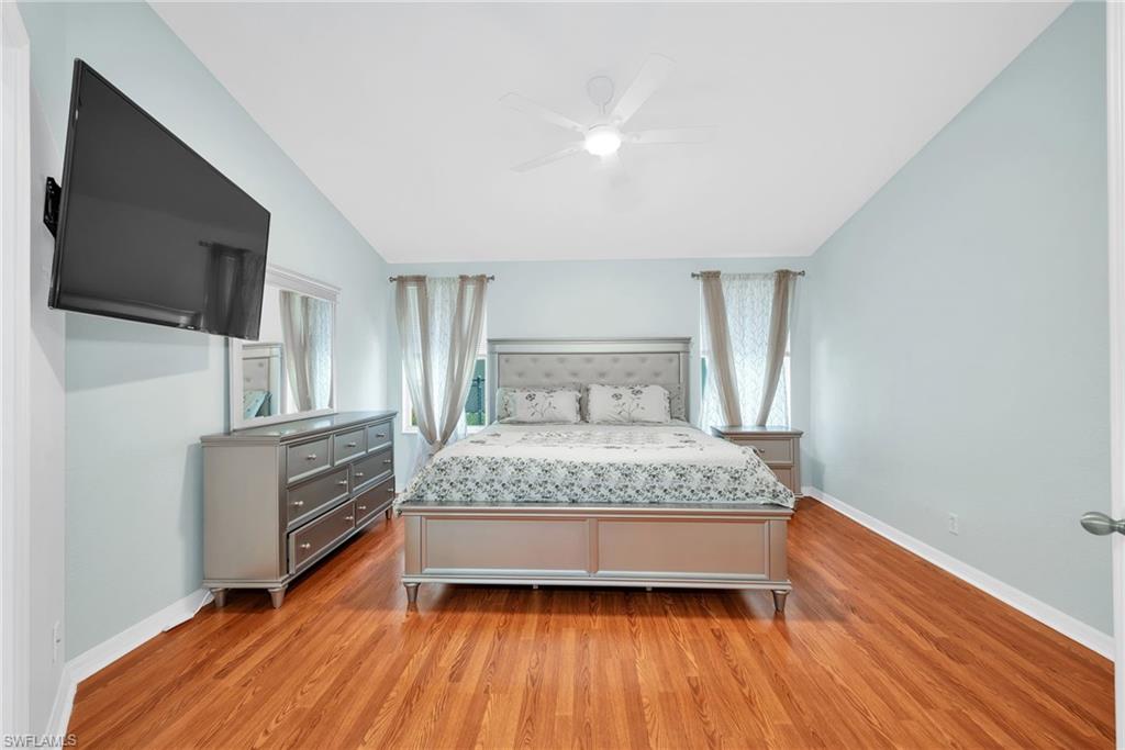 VALENCIA LAKES - Residential