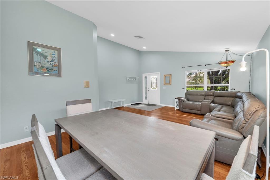 VALENCIA LAKES - Residential