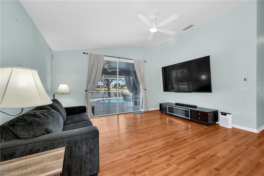 VALENCIA LAKES - Residential