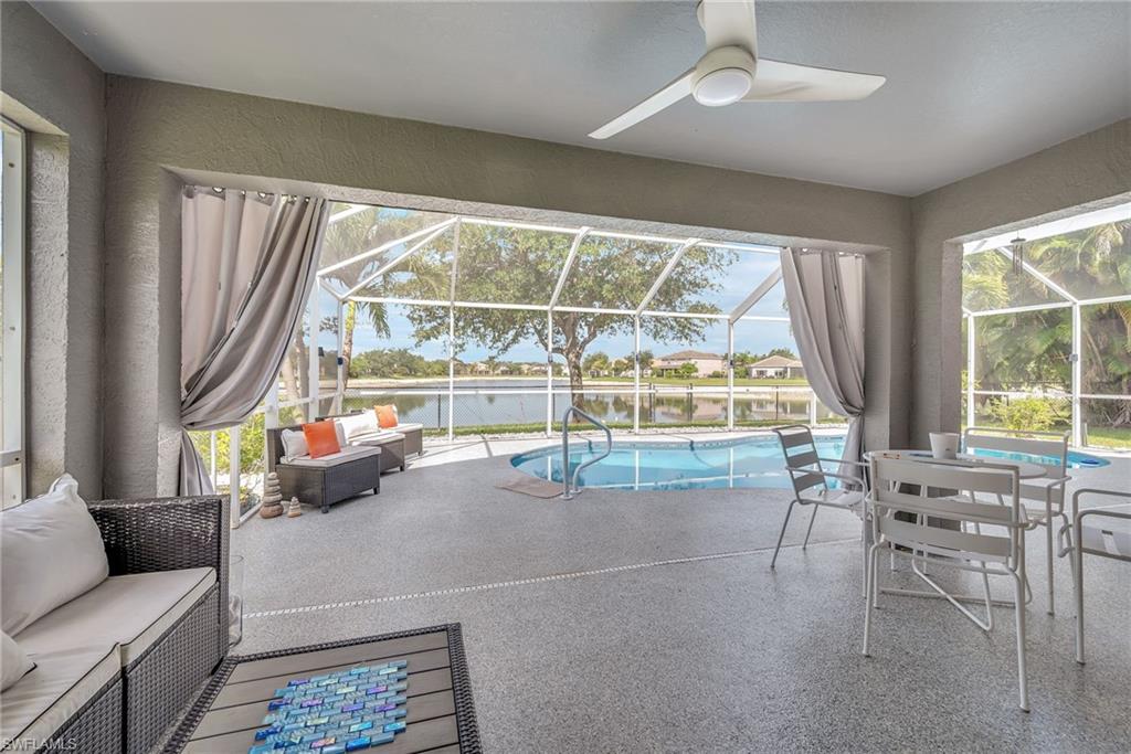 VALENCIA LAKES - Residential