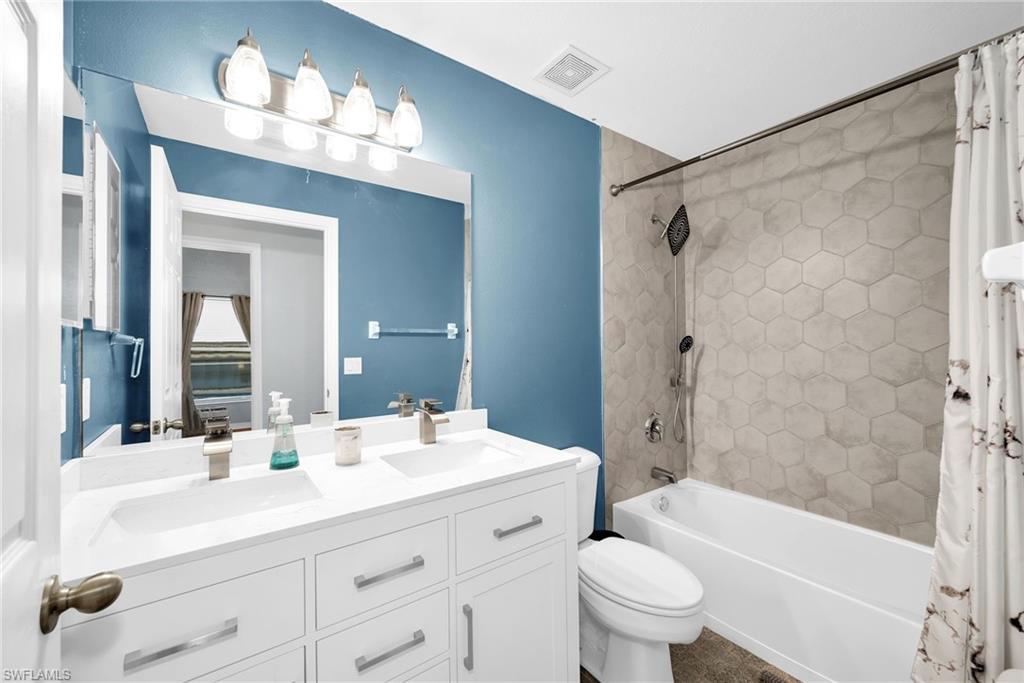 VALENCIA LAKES - Residential