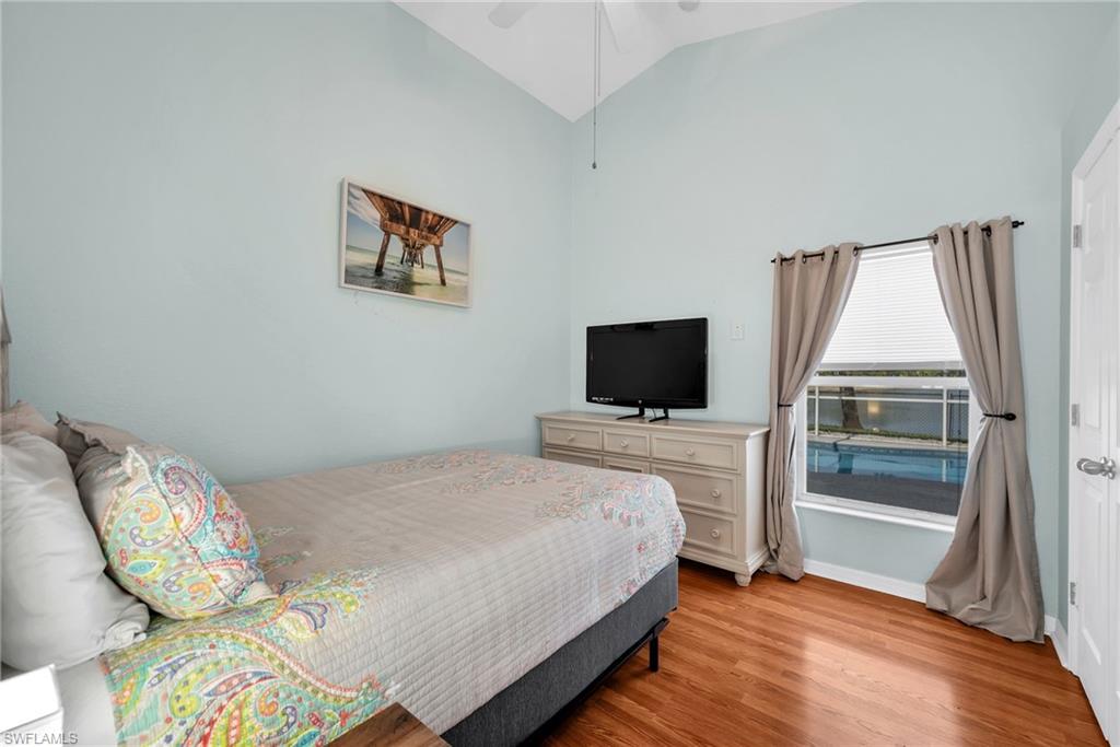 VALENCIA LAKES - Residential