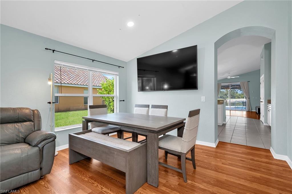 VALENCIA LAKES - Residential