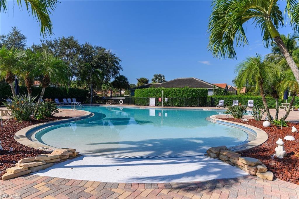 VALENCIA LAKES - Residential