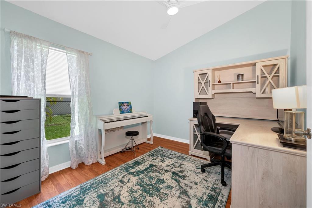 VALENCIA LAKES - Residential
