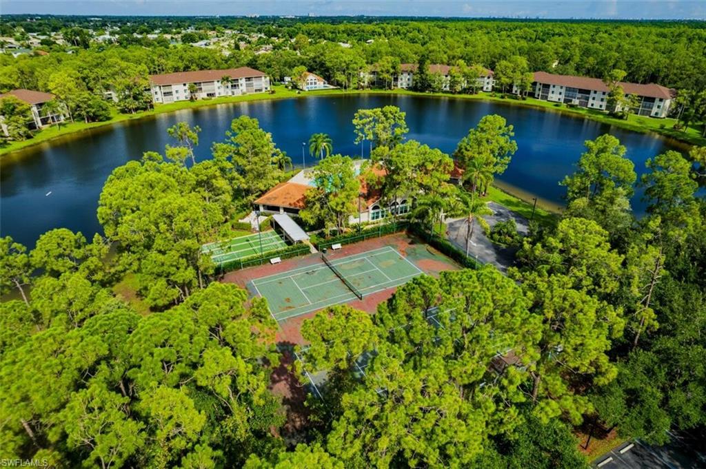 DEAUVILLE LAKE CLUB - Residential