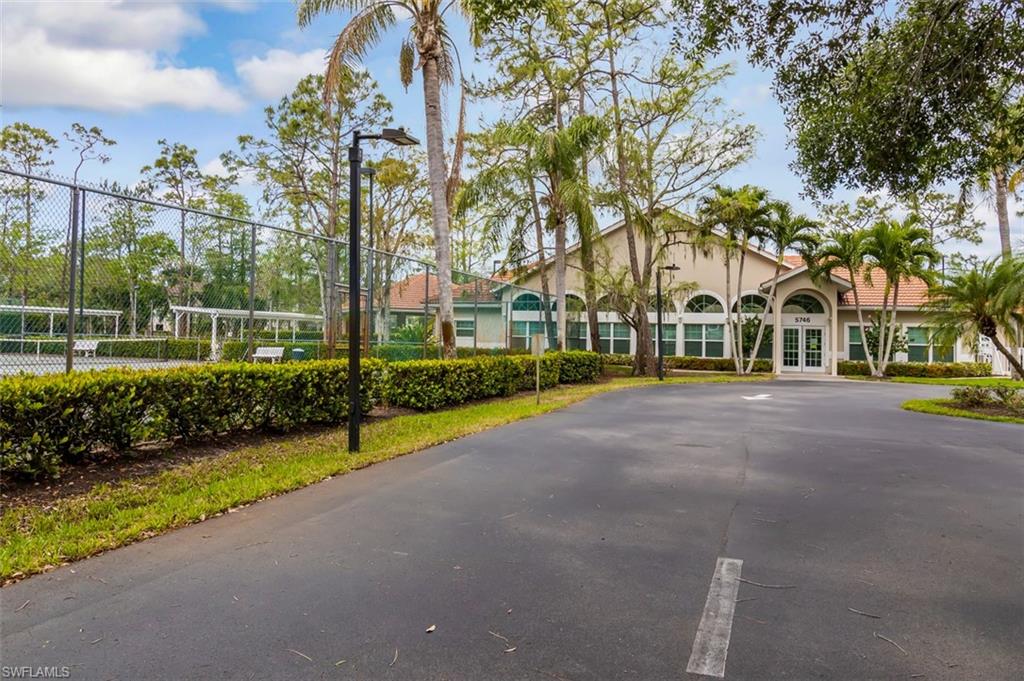 DEAUVILLE LAKE CLUB - Residential