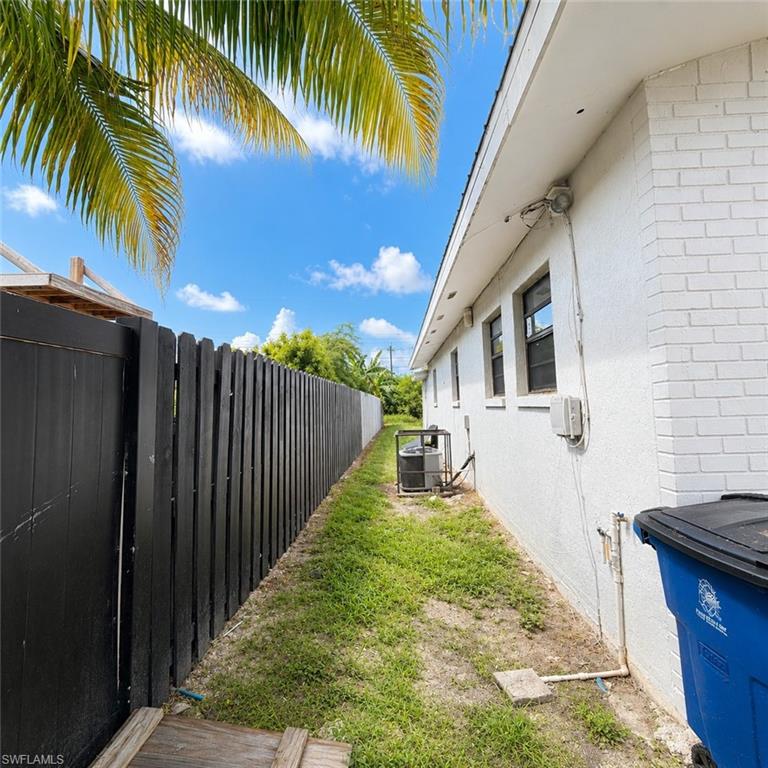 PINE MANOR - Residential Lease