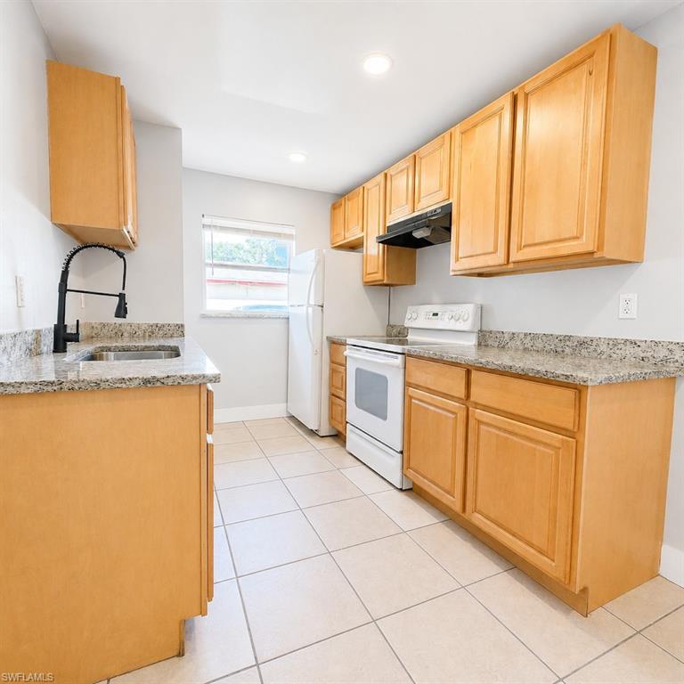 PINE MANOR - Residential Lease