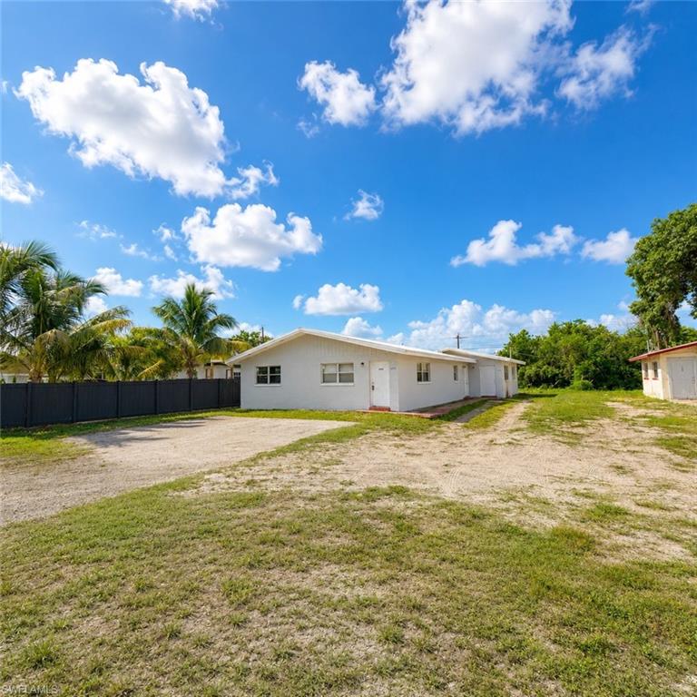 PINE MANOR - Residential Lease