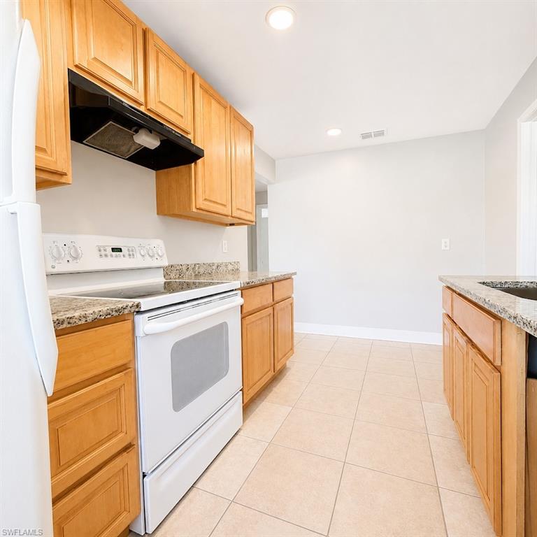 PINE MANOR - Residential Lease