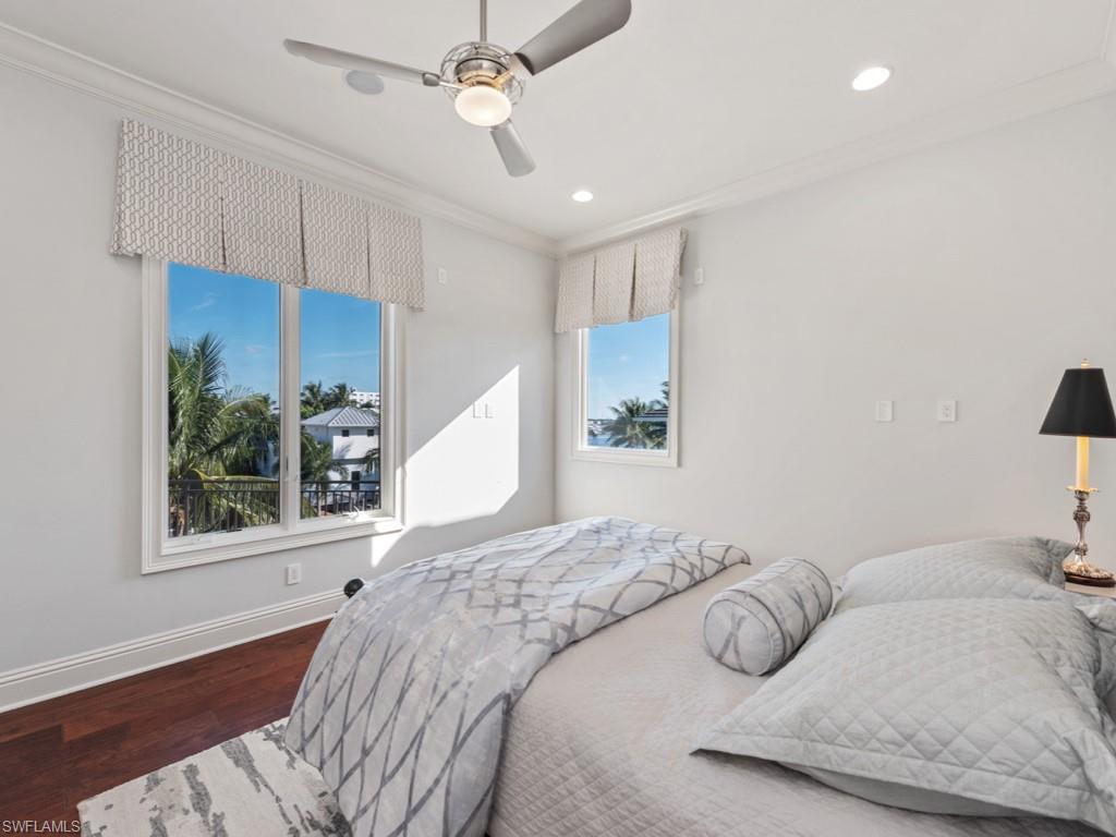AQUALANE SHORES - Residential