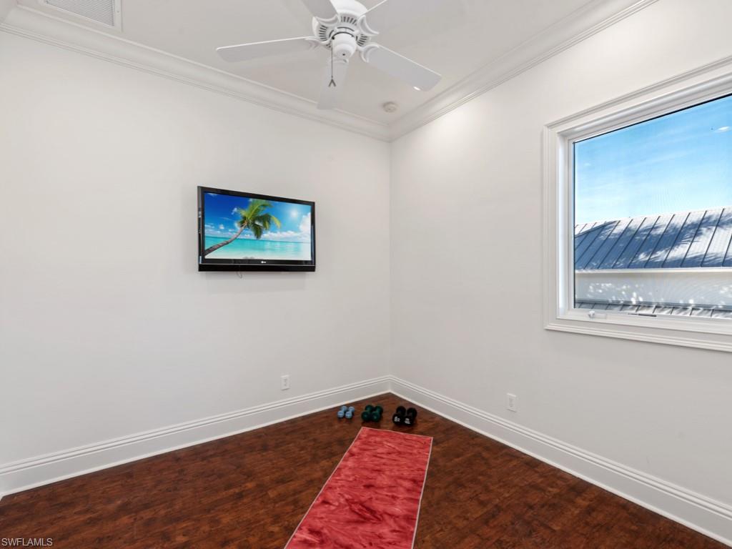 AQUALANE SHORES - Residential