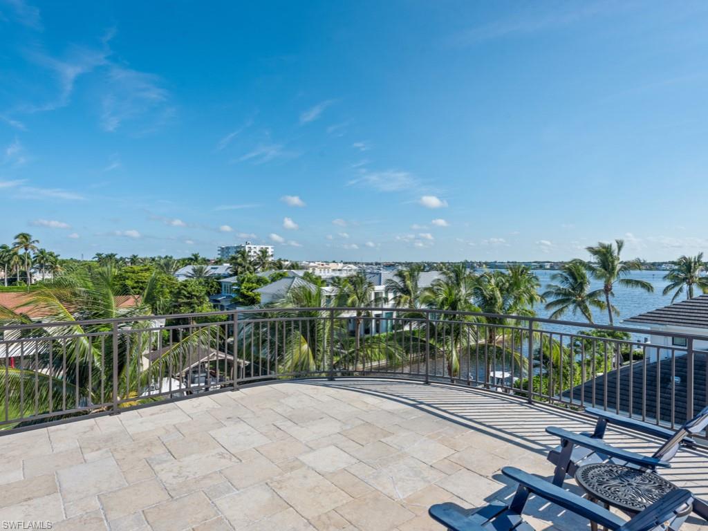 AQUALANE SHORES - Residential