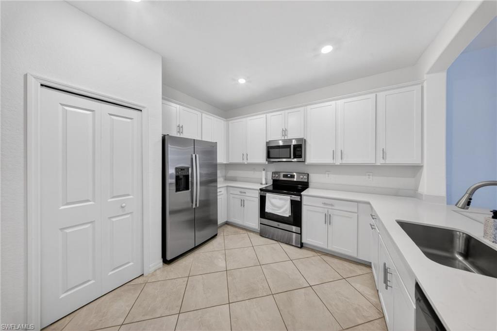 THE GROVES AT ORANGE BLOSSOM RANCH - Residential Lease