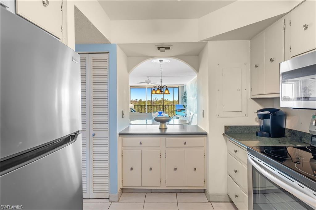 VANDERBILT TOWERS - Residential Lease