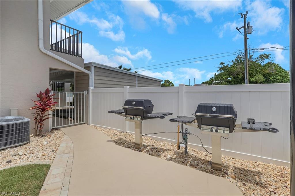 DOCKSIDE CONDO OF CAPE CORAL - Residential
