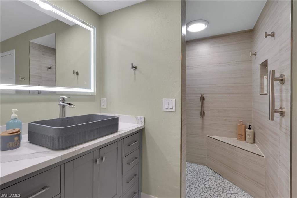 DOCKSIDE CONDO OF CAPE CORAL - Residential