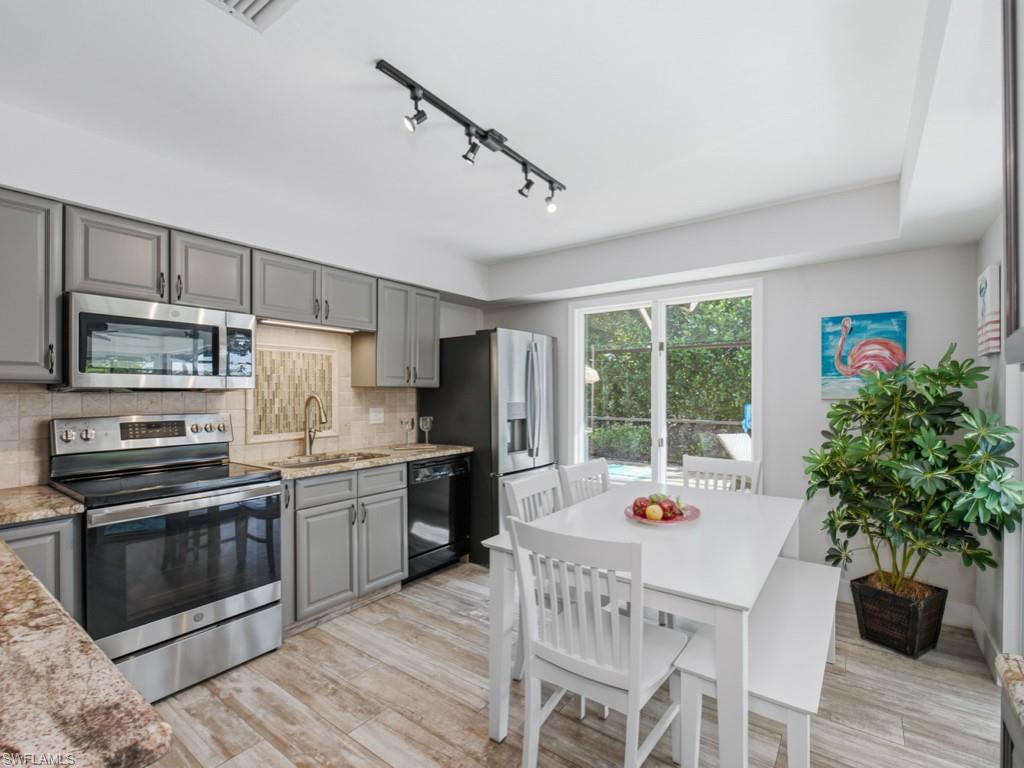 MARCO ISLAND - Residential