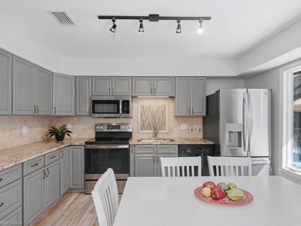 MARCO ISLAND - Residential