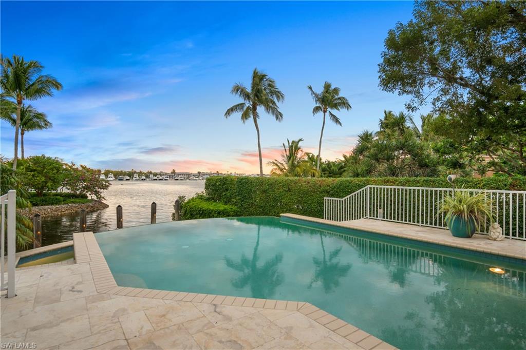 AQUALANE SHORES - Residential