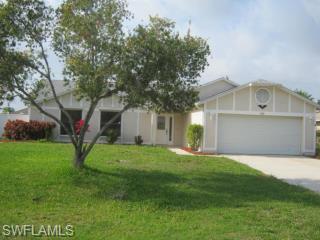 Southern exposure 3/2 pool home. Nicely decorated, well maintained home with high ceilings and open floor concept. This home is in a vacation rental program, existing rental contracts to be assumed. Offered turnkey, schedule your showing!